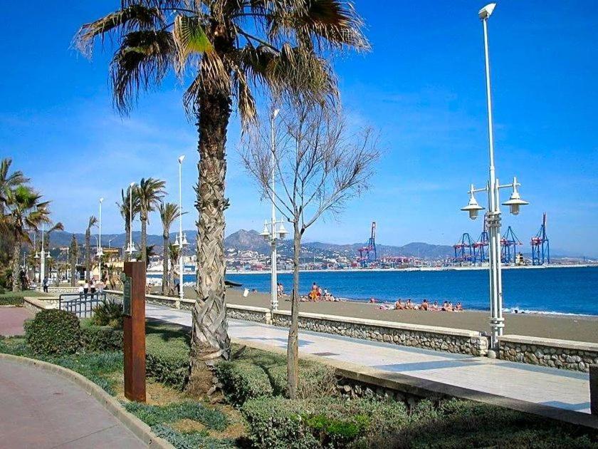 4 Capulino Apartamentos Malaga Luaran gambar